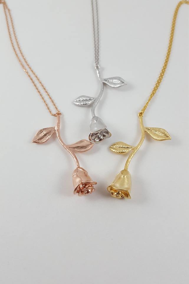 STUNNING ROSE NECKLACES OF ULTRA BEUATY