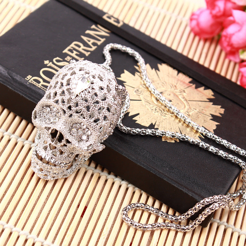 COOL RHINESTONE SKULL NECKLACE