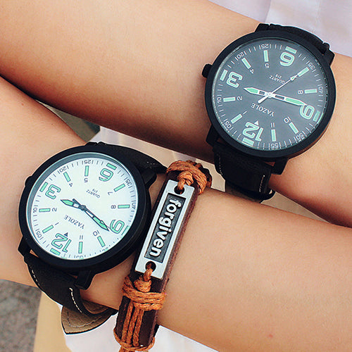 FASHIONABLE LUMINOUS GLOW IN THE DARK WATCH