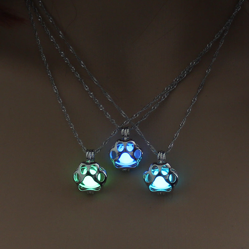LUMINOUS PAW PRINT NECKLACE