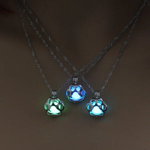 LUMINOUS PAW PRINT NECKLACE