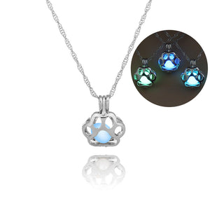 LUMINOUS PAW PRINT NECKLACE