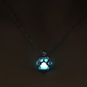 LUMINOUS PAW PRINT NECKLACE
