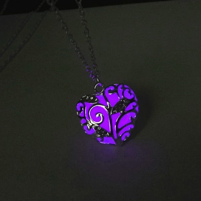 GLOW IN THE DARK LUMINOUS HEART NECKLACE