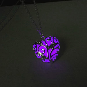 GLOW IN THE DARK LUMINOUS HEART NECKLACE