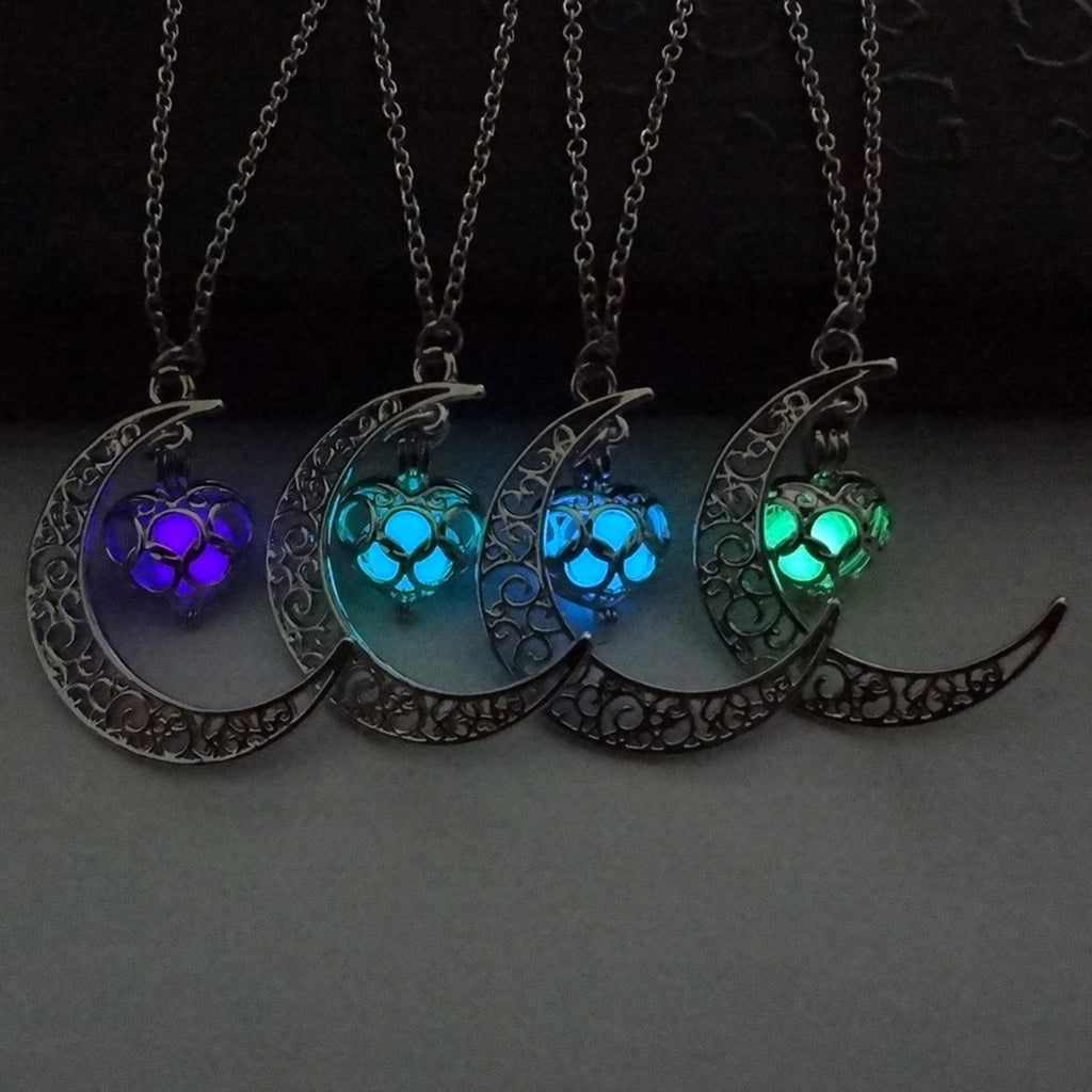 ULTRA LUMINOUS CRESCENT MOON PENDANT