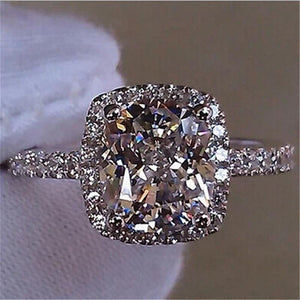 ELEGANT RHINESTONE RING