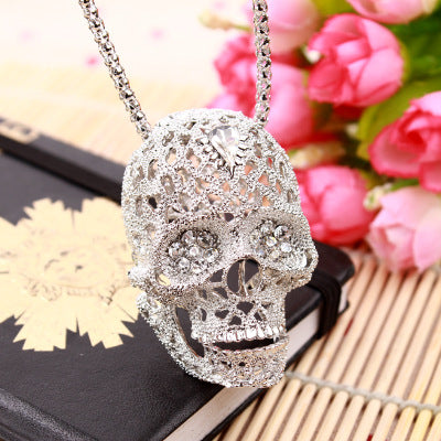 COOL RHINESTONE SKULL NECKLACE