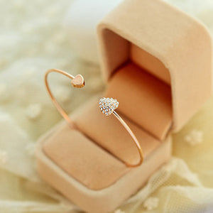 GOLD HEART AND ARROW ADJUSTABLE BRACELET