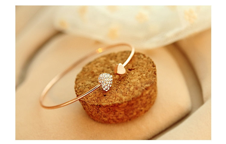 GOLD HEART AND ARROW ADJUSTABLE BRACELET