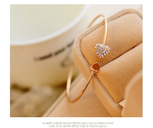 GOLD HEART AND ARROW ADJUSTABLE BRACELET