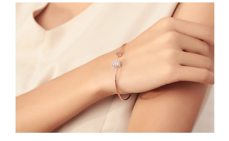 GOLD HEART AND ARROW ADJUSTABLE BRACELET