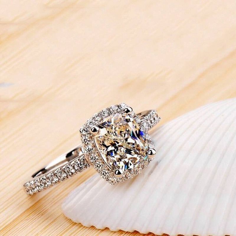 ULTRA BEAUTY RHINESTONE PLATED SILVER RING