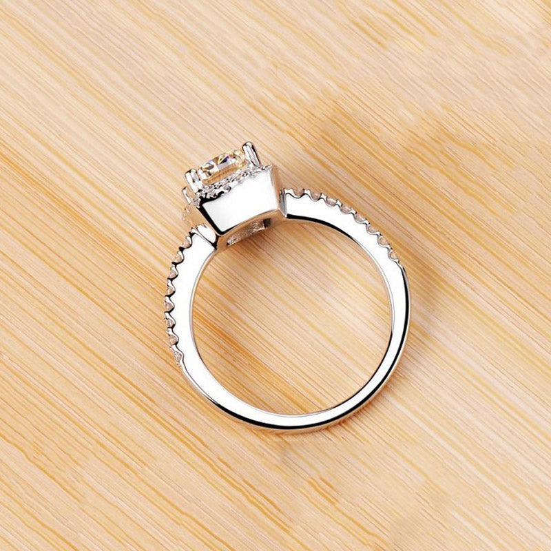 ULTRA BEAUTY RHINESTONE PLATED SILVER RING