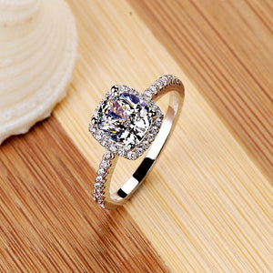 ULTRA BEAUTY RHINESTONE PLATED SILVER RING