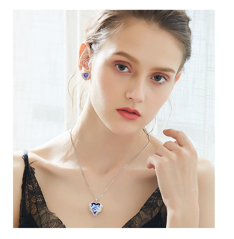 MERMAID'S ENCHANTING CRYSTAL HEART NECKLACE