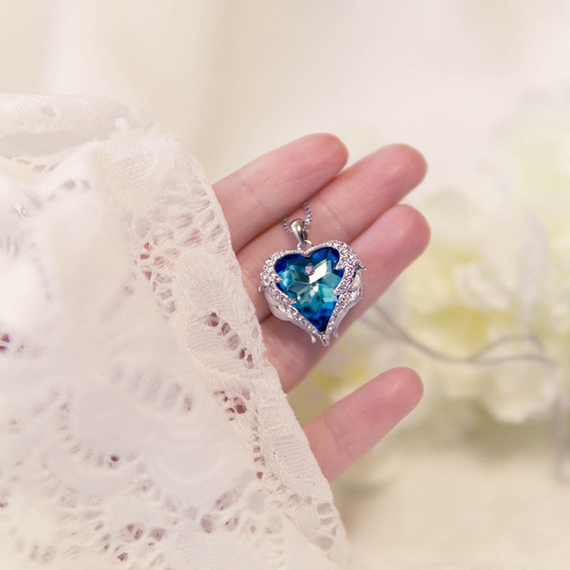 MERMAID'S ENCHANTING CRYSTAL HEART NECKLACE